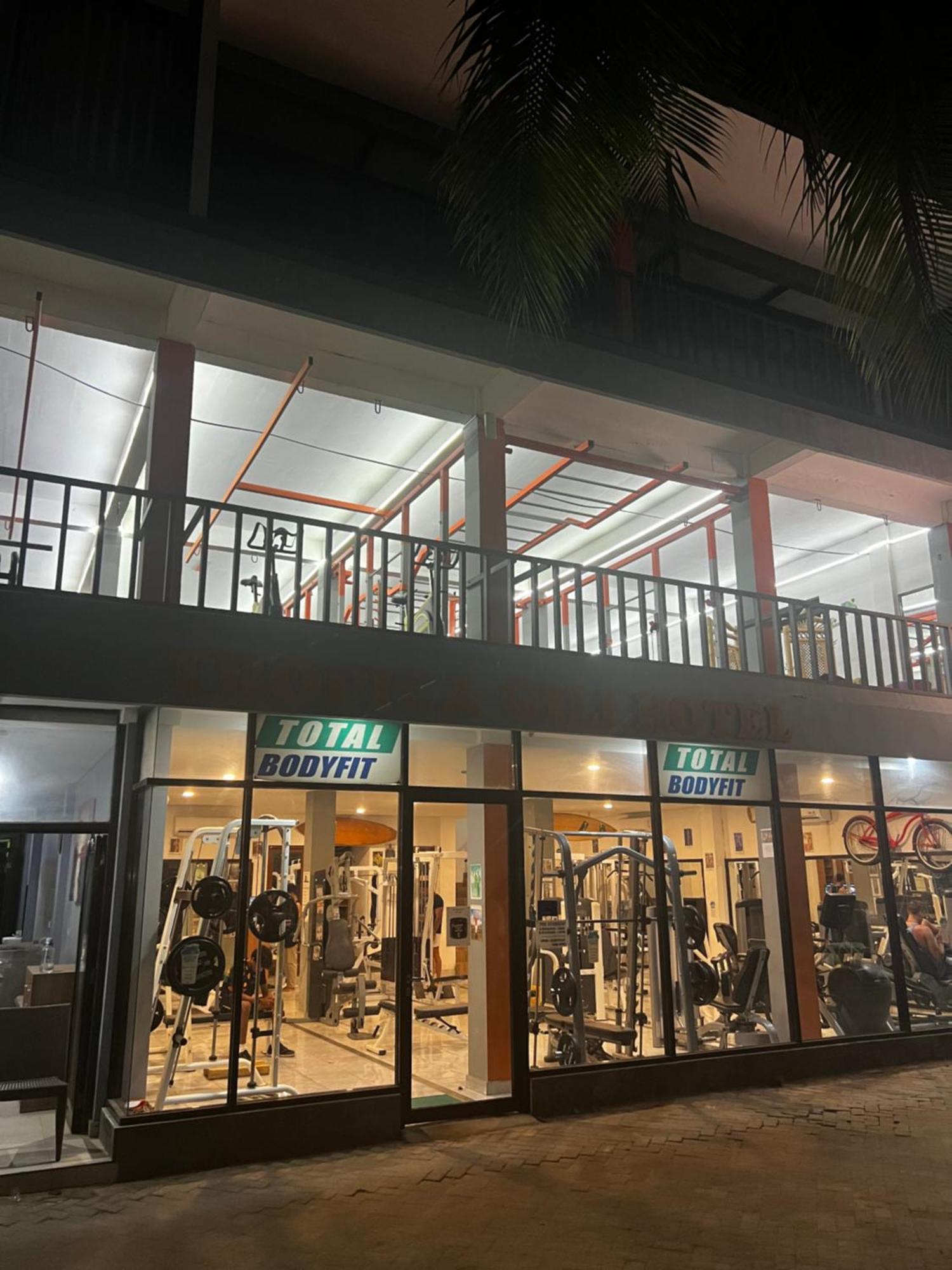 גילי טרוונגן Tropica Gili Total Body Fit - Free Access Gym And Coworking Space מראה חיצוני תמונה