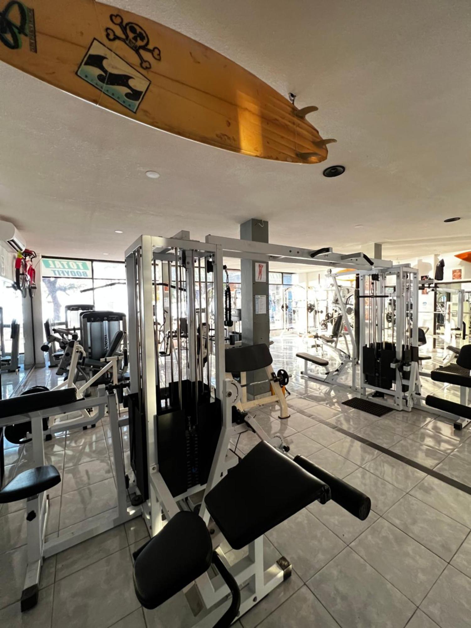 גילי טרוונגן Tropica Gili Total Body Fit - Free Access Gym And Coworking Space מראה חיצוני תמונה