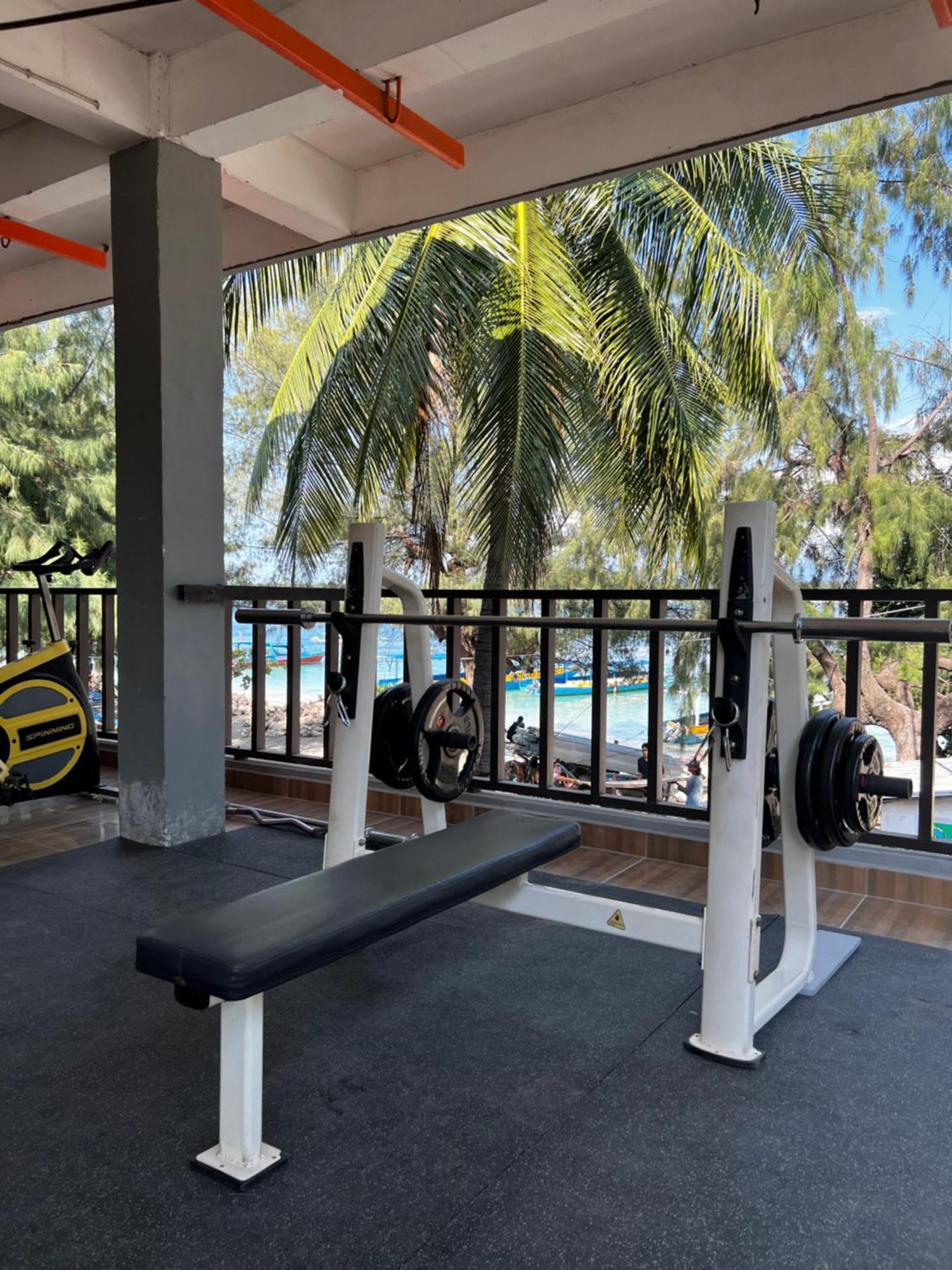 גילי טרוונגן Tropica Gili Total Body Fit - Free Access Gym And Coworking Space מראה חיצוני תמונה