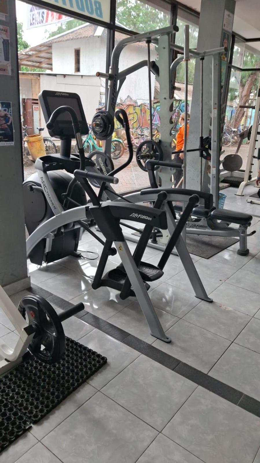 גילי טרוונגן Tropica Gili Total Body Fit - Free Access Gym And Coworking Space מראה חיצוני תמונה